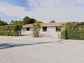 522 SW 3rd Ave, Homestead FL 33030