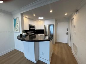 2020 NE 135th St 607, North Miami FL 33181