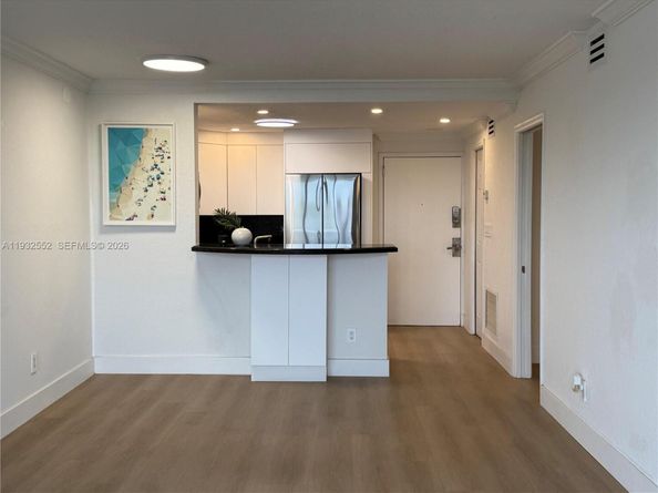 2020 NE 135th St 607, North Miami FL 33181