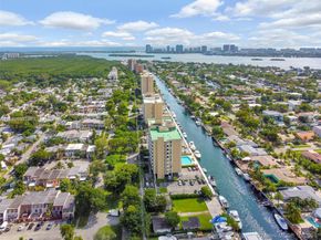 2020 NE 135th St 607, North Miami FL 33181