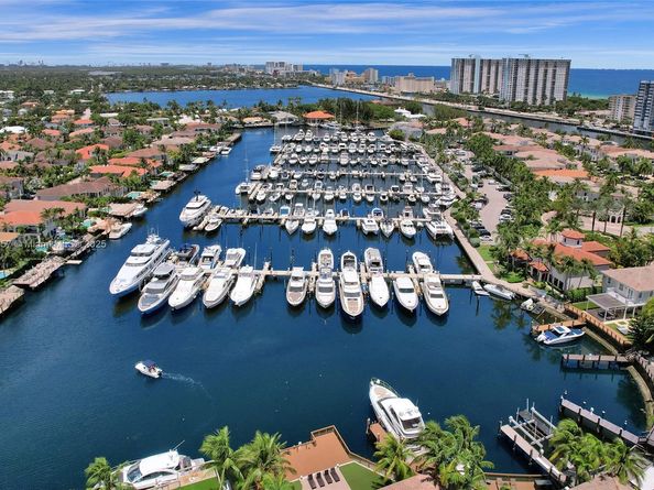 822 E Spinnaker Dr E, Hollywood FL 33019