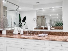 822 E Spinnaker Dr E, Hollywood FL 33019