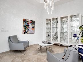 822 E Spinnaker Dr E, Hollywood FL 33019