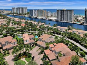 822 E Spinnaker Dr E, Hollywood FL 33019