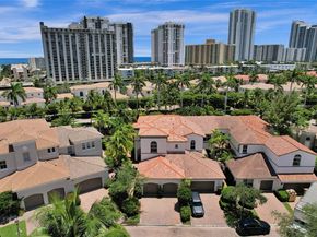 822 E Spinnaker Dr E, Hollywood FL 33019