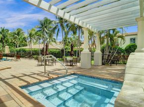 822 E Spinnaker Dr E, Hollywood FL 33019