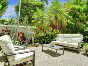 822 E Spinnaker Dr E, Hollywood FL 33019