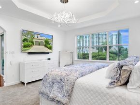 822 E Spinnaker Dr E, Hollywood FL 33019