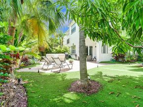 822 E Spinnaker Dr E, Hollywood FL 33019