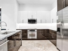 822 E Spinnaker Dr E, Hollywood FL 33019