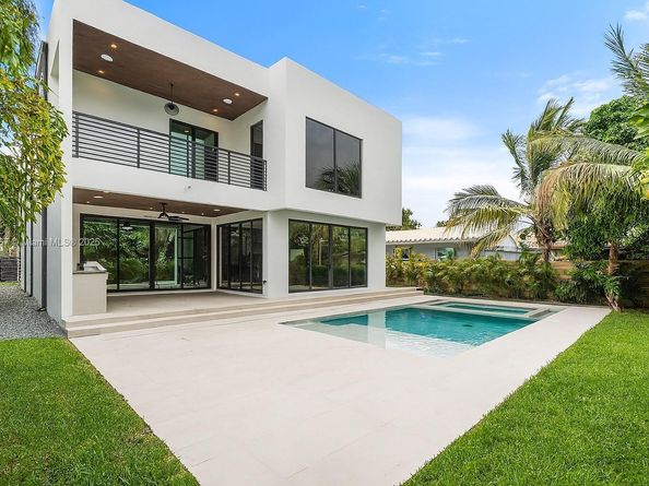 531 NE 10th Ave, Fort Lauderdale FL 33301