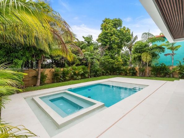 531 NE 10th Ave, Fort Lauderdale FL 33301