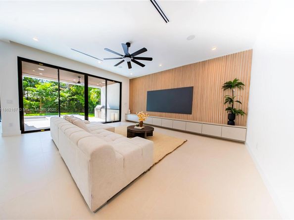 531 NE 10th Ave, Fort Lauderdale FL 33301