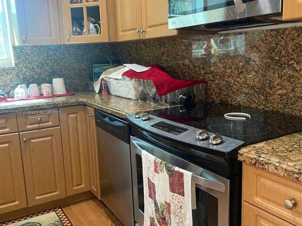 6331 SW 17th St, West Miami FL 33155