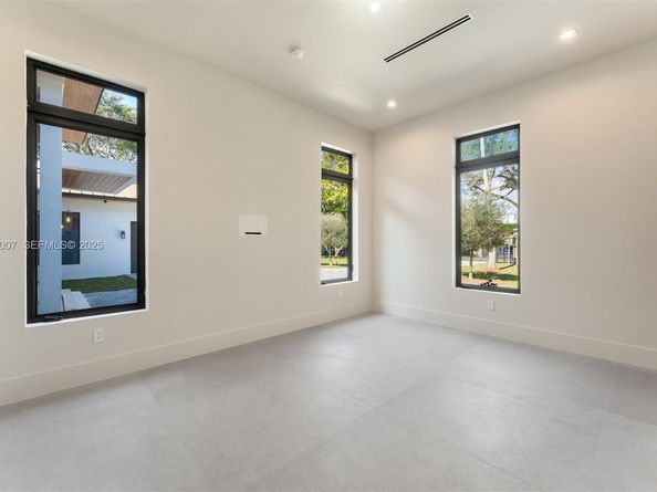 6840 SW 92nd St, Pinecrest FL 33156