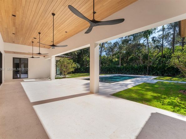 6840 SW 92nd St, Pinecrest FL 33156