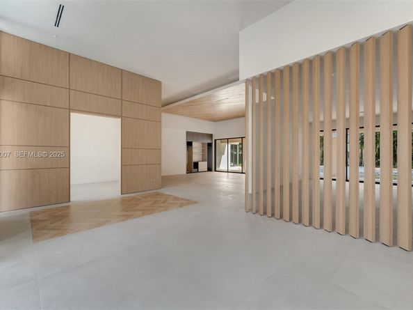 6840 SW 92nd St, Pinecrest FL 33156