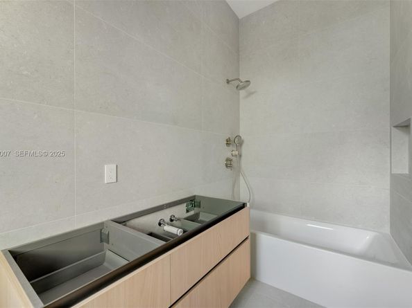 6840 SW 92nd St, Pinecrest FL 33156