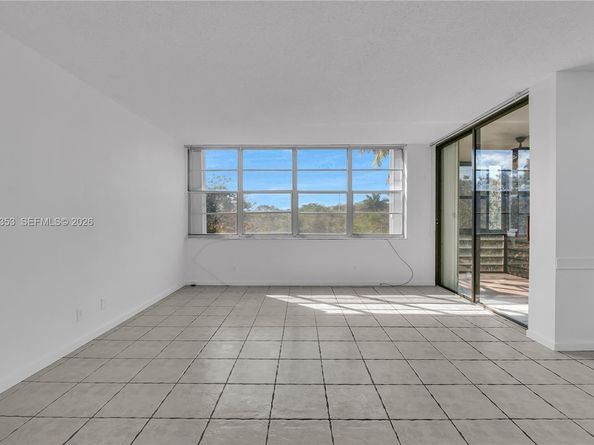 2781 Taft St 303, Hollywood FL 33020