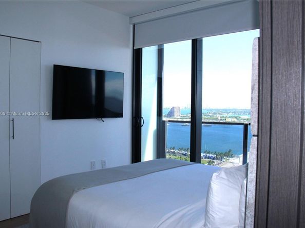 398 NE 5th St 3310, Miami FL 33132