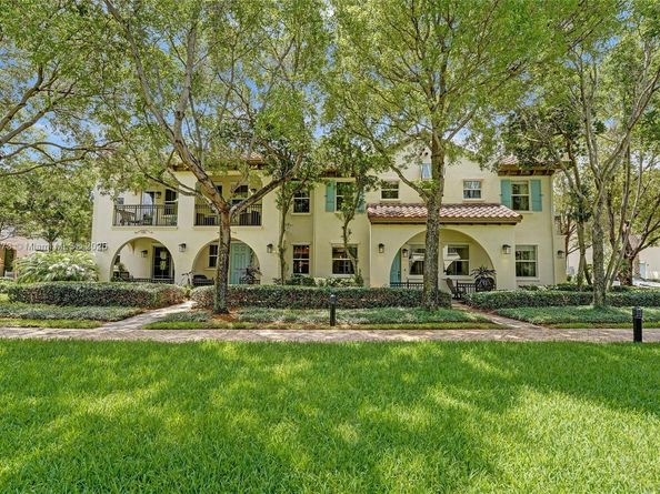 4284 Cascada Cir, Cooper City FL 33024