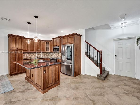 4284 Cascada Cir, Cooper City FL 33024
