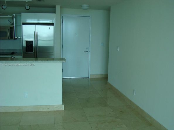 601 NE 36th St 1908, Miami FL 33137
