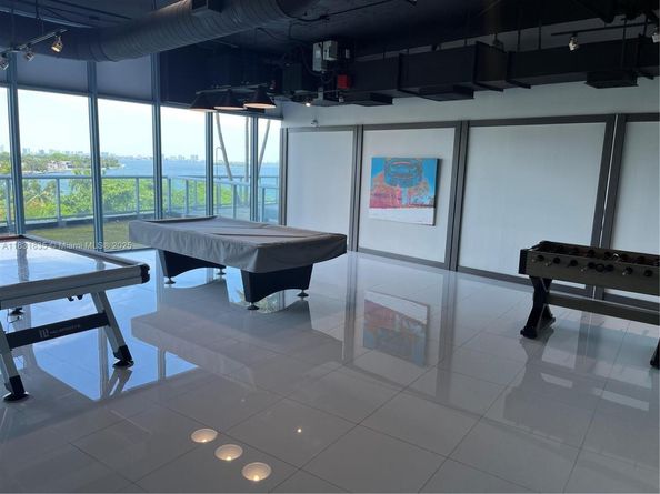 601 NE 36th St 1908, Miami FL 33137