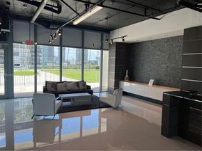 601 NE 36th St 1908, Miami FL 33137