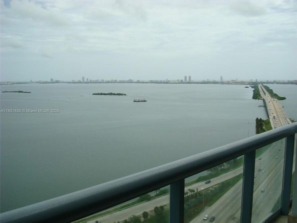 601 NE 36th St 1908, Miami FL 33137