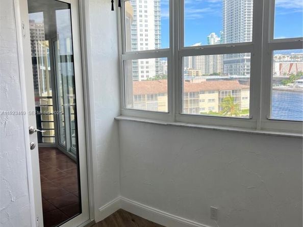 100 Golden Isles Dr 605, Hallandale Beach FL 33009