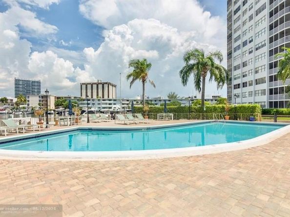 100 Golden Isles Dr 605, Hallandale Beach FL 33009