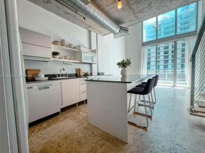 690 SW 1st Ct 2122, Miami FL 33130