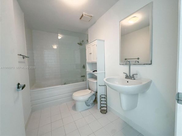 690 SW 1st Ct 2122, Miami FL 33130