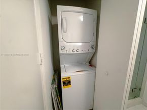 690 SW 1st Ct 2122, Miami FL 33130