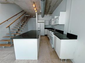 690 SW 1st Ct 2122, Miami FL 33130