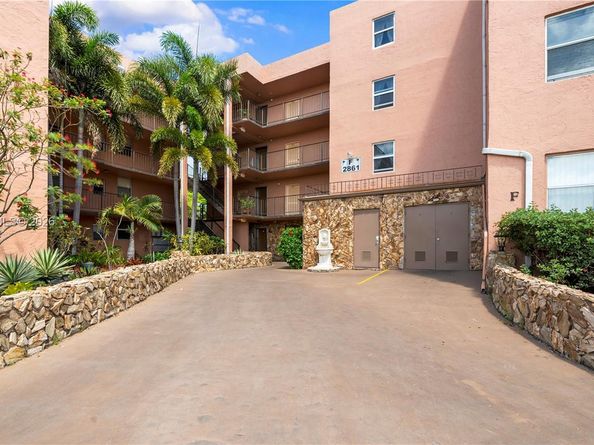 2861 Somerset Dr 301, Lauderdale Lakes FL 33311