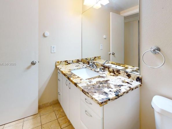 600 Three Islands Blvd 721, Hallandale Beach FL 33009