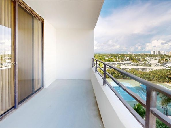 600 Three Islands Blvd 721, Hallandale Beach FL 33009