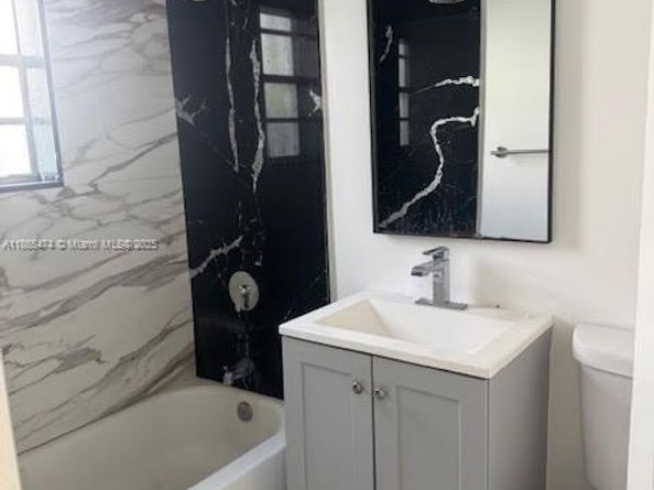 1258 Marseille Dr 2, Miami Beach FL 33141