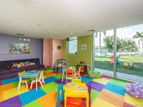92 SW 3rd St 2510, Miami FL 33130