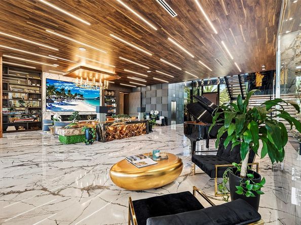 733 Middle River Dr, Fort Lauderdale FL 33304