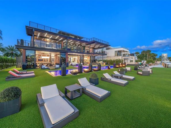 733 Middle River Dr, Fort Lauderdale FL 33304