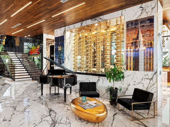 733 Middle River Dr, Fort Lauderdale FL 33304