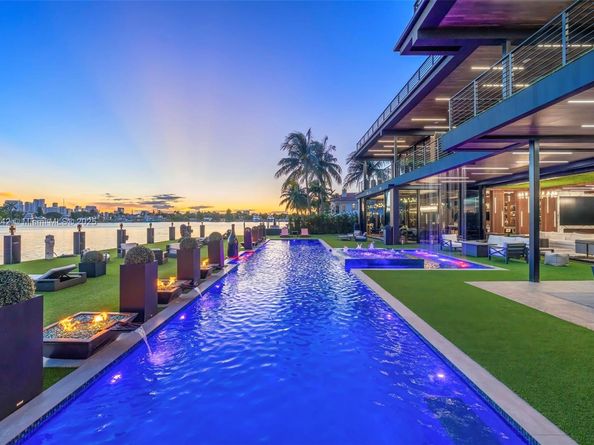 733 Middle River Dr, Fort Lauderdale FL 33304