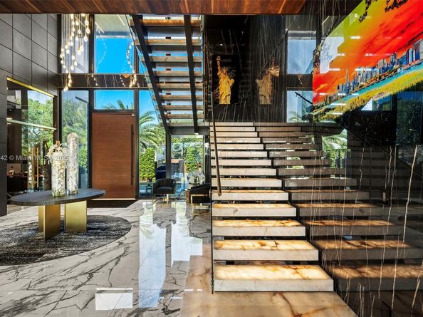 733 Middle River Dr, Fort Lauderdale FL 33304