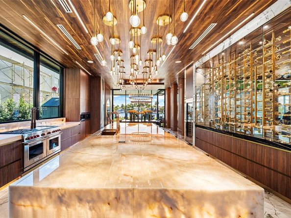 733 Middle River Dr, Fort Lauderdale FL 33304