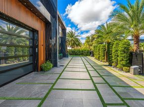 733 Middle River Dr, Fort Lauderdale FL 33304