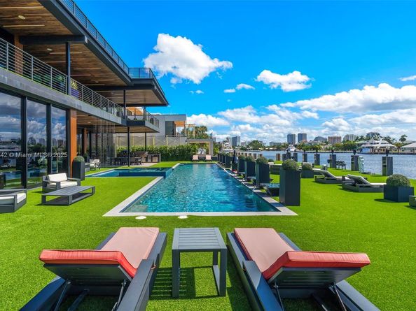 733 Middle River Dr, Fort Lauderdale FL 33304