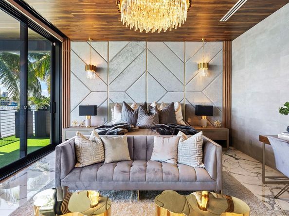 733 Middle River Dr, Fort Lauderdale FL 33304